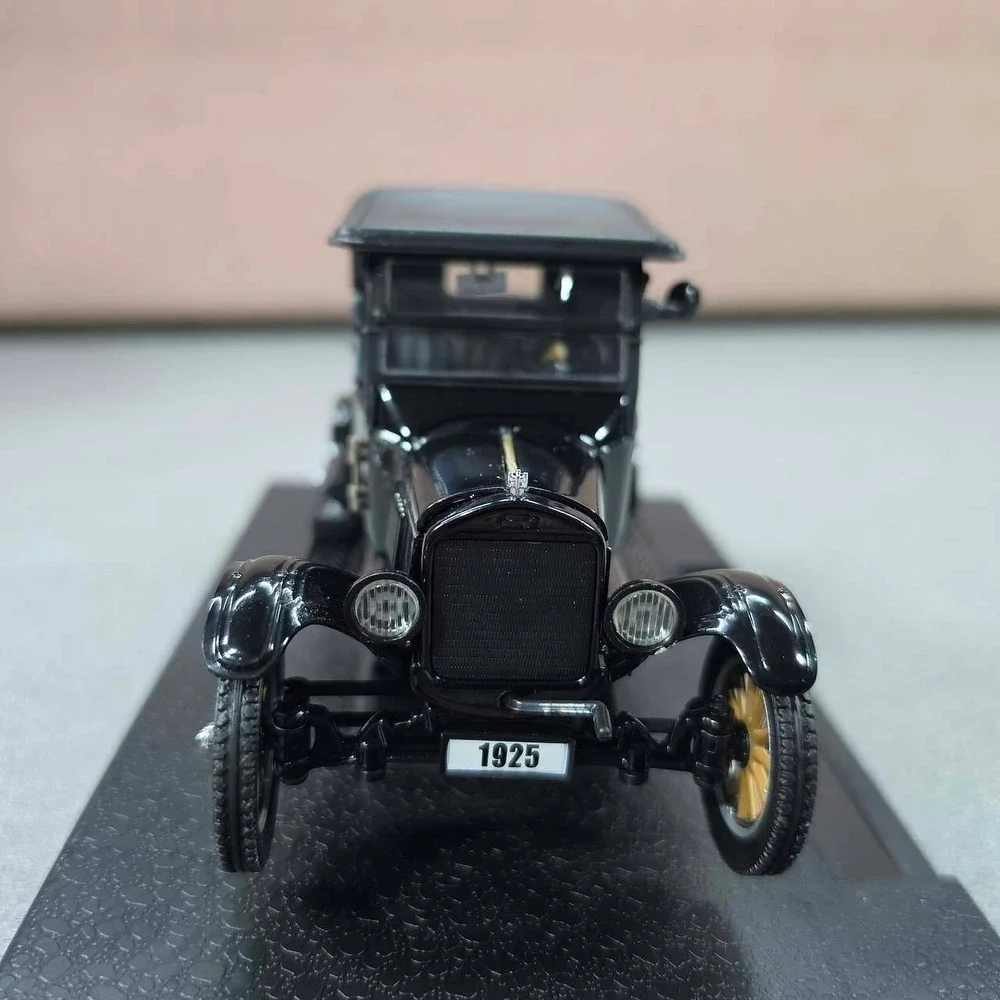 Ford 1925 Model T Runabout Pickup Truck Diecast 1:24 Black Excellent Condition